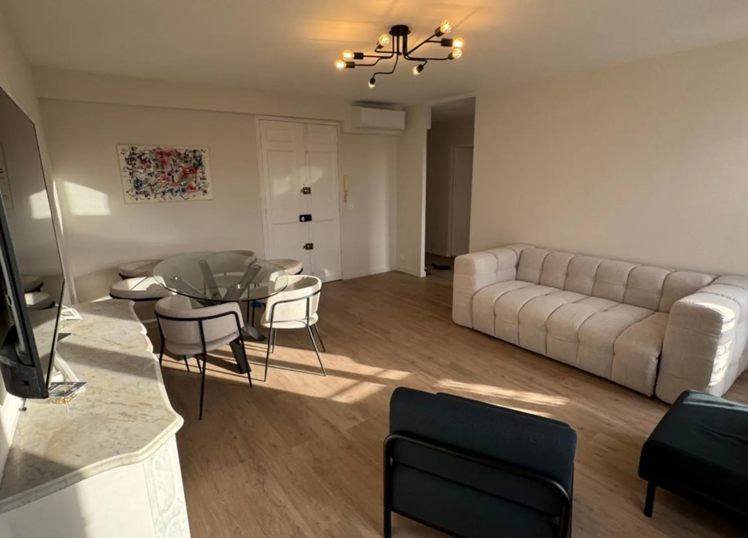 Apartamento #301- Heart Of Vieil Antibes - Place Nationale-High-End Newly Renovated & Furnished Appartment