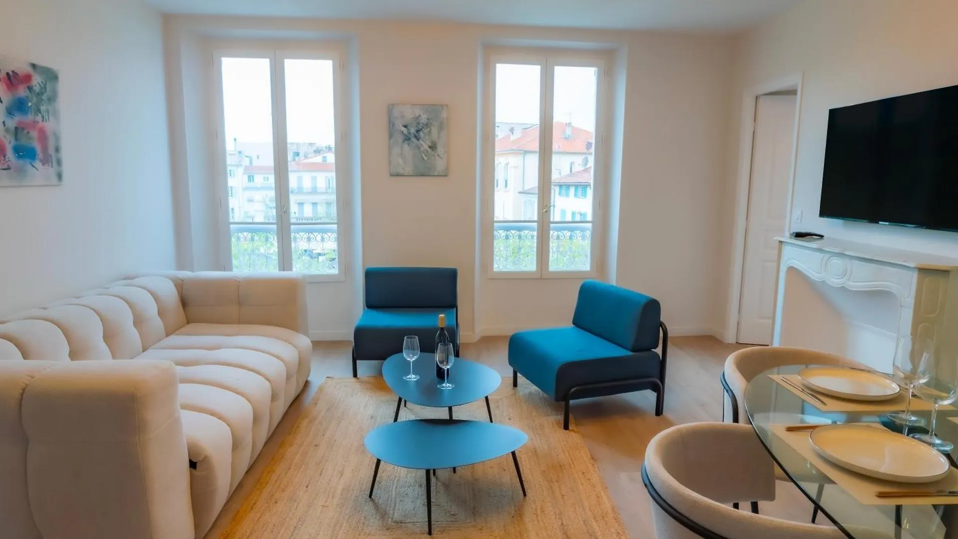 #301- Heart Of Vieil Antibes - Place Nationale-High-End Newly Renovated & Furnished Appartment 0*,  França