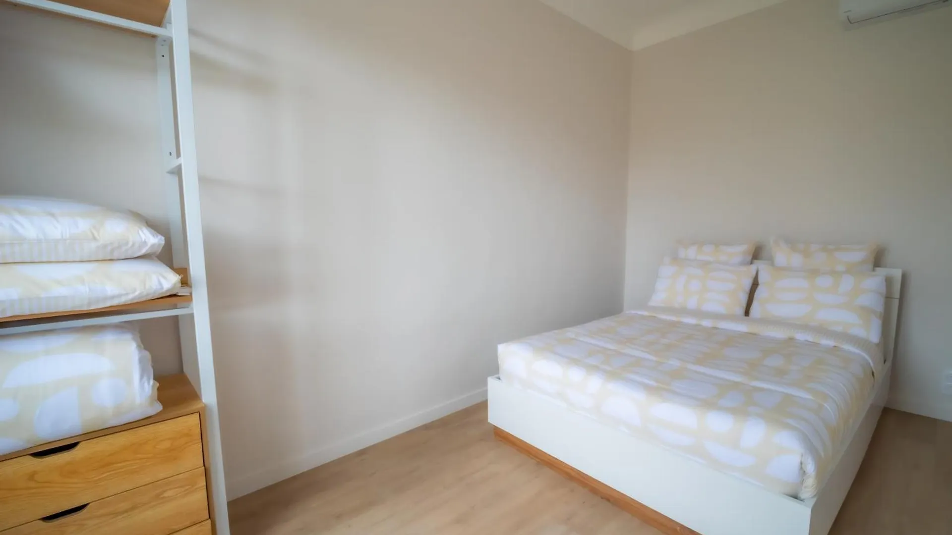 Apartamento #301- Heart Of Vieil Antibes - Place Nationale-High-End Newly Renovated & Furnished Appartment França
